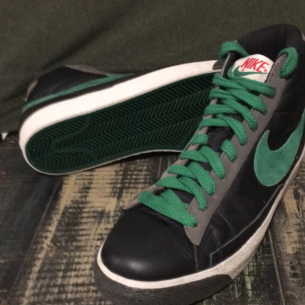 Nike SB Zoom Blazer Size 9.  Black Gwen White